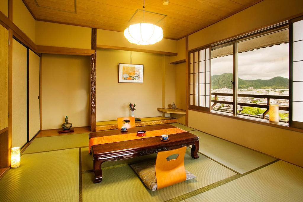 Hotel Tokiwa Yamaguchi Habitación foto